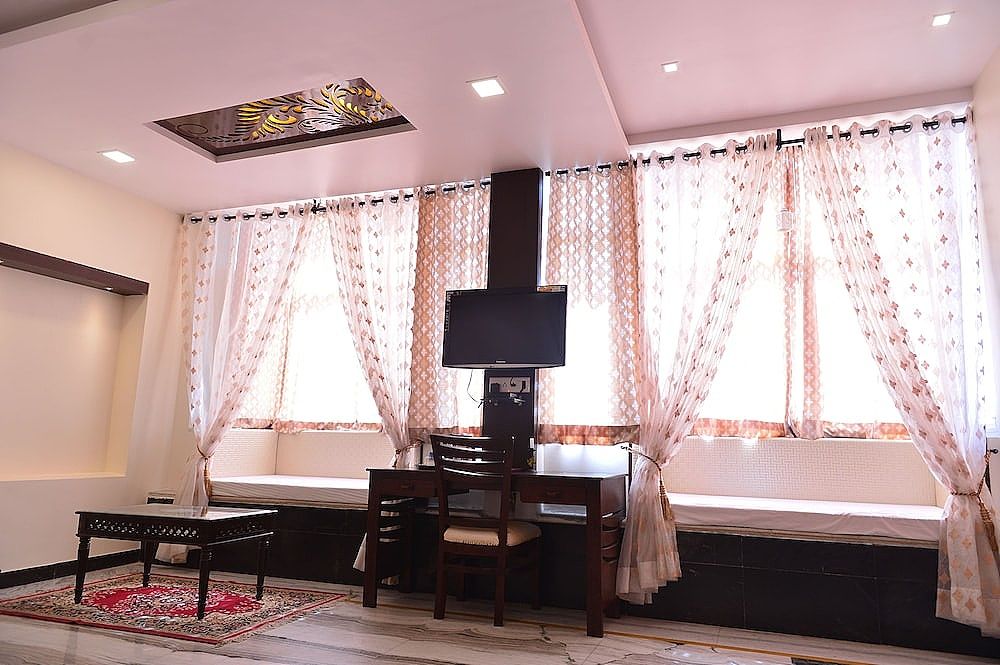 Suite Lake View Room