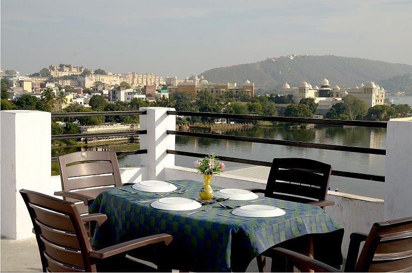 Food & Dining