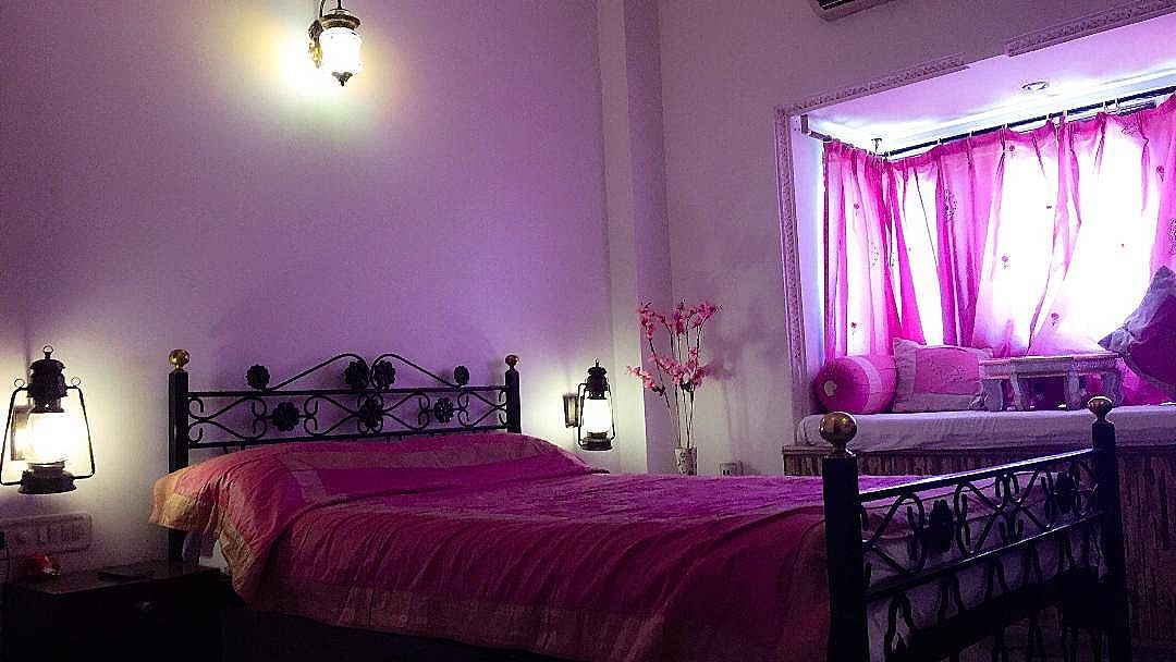 Hotel Sargam Sadan Deluxe Room 2