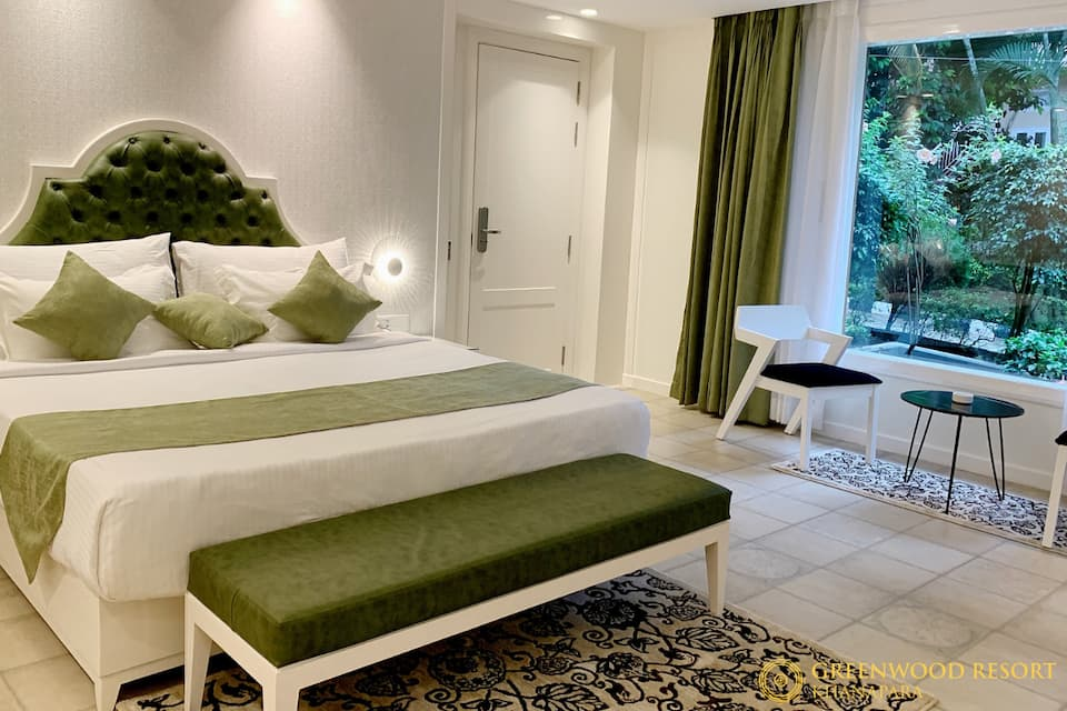 The Luxury Room