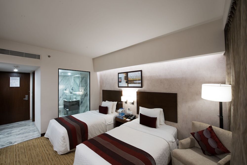Four Point by Sheraton Pune Room, 1 Twin Bed 2