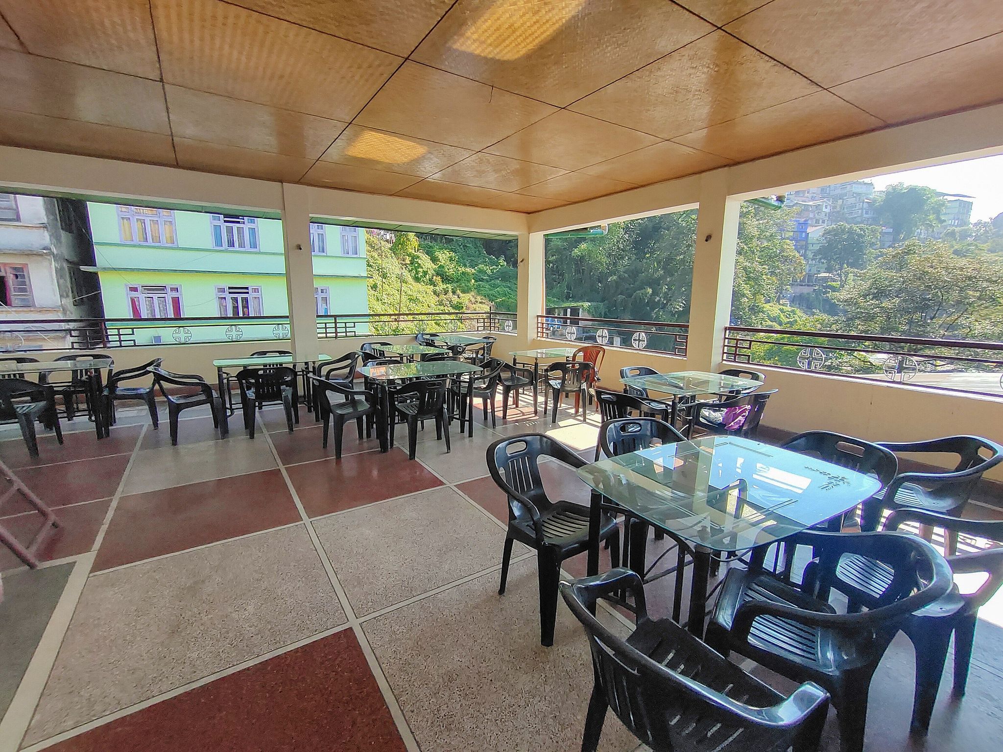 Food & Dining