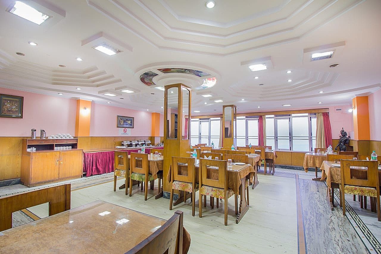 Food & Dining