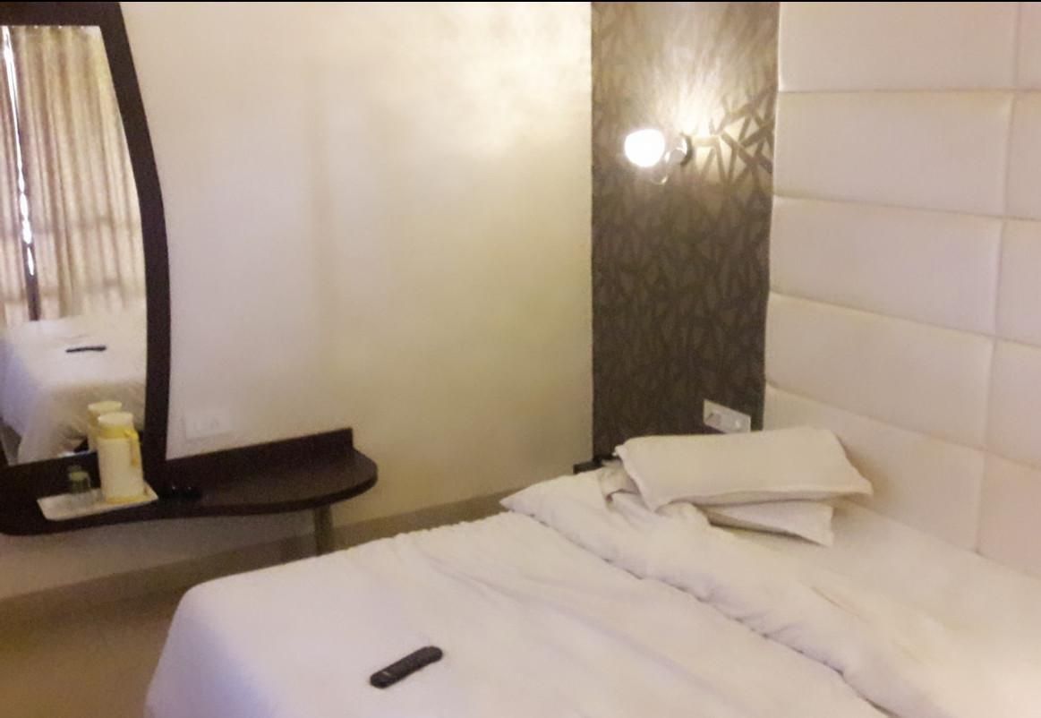 Executive Double Bed AC