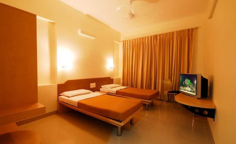 Hotel New Holiday Plaza Standard Non AC Room 6