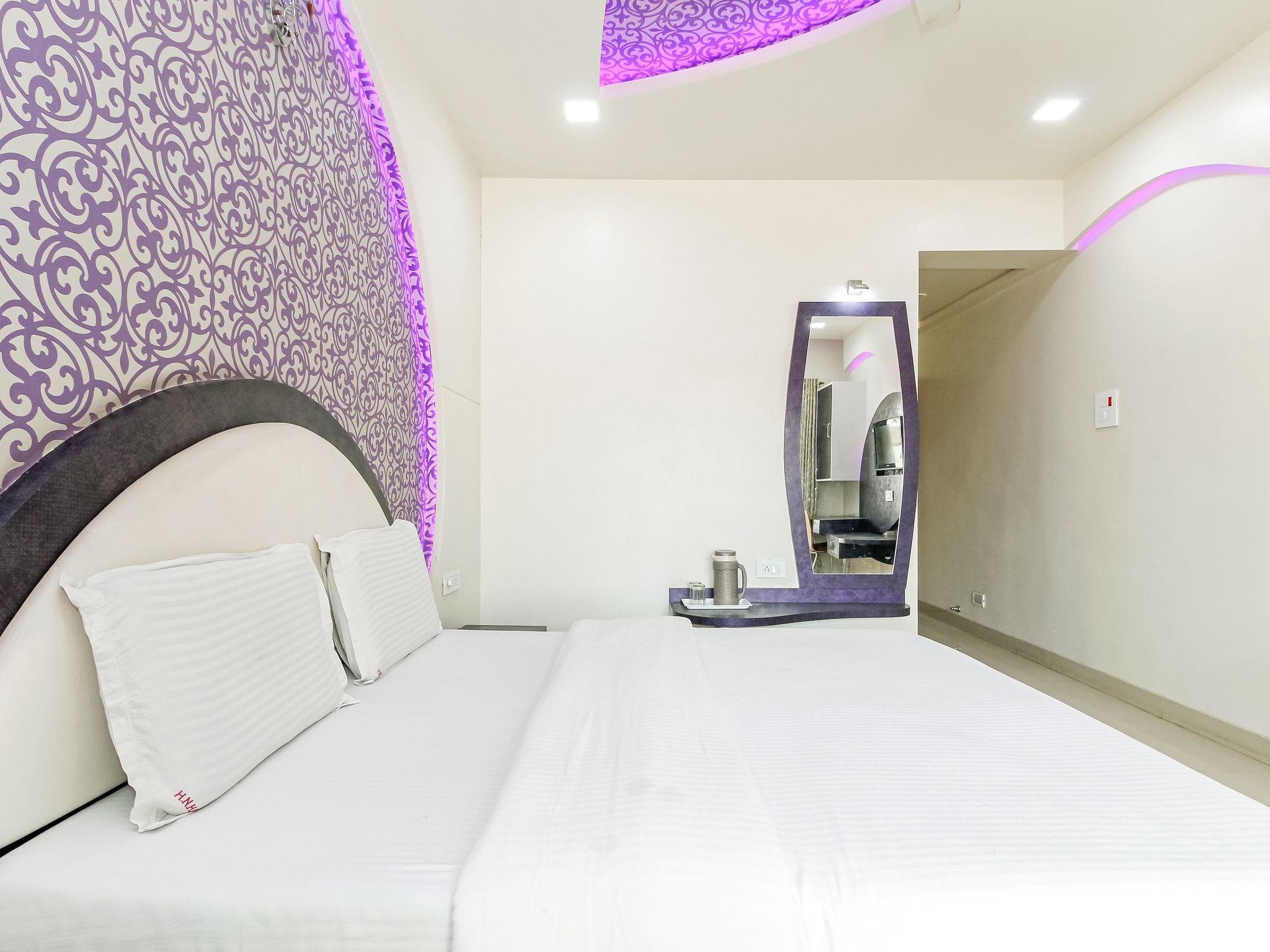 Hotel New Holiday Plaza Standard Non AC Room 3