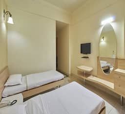 Premium Deluxe AC Room