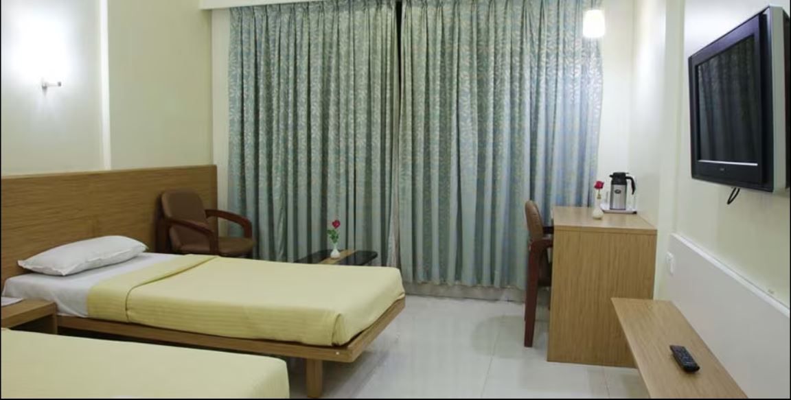 Premium Deluxe AC Room
