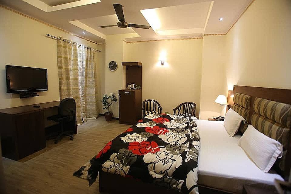 Hotel City Premier Super Deluxe Double Room 5