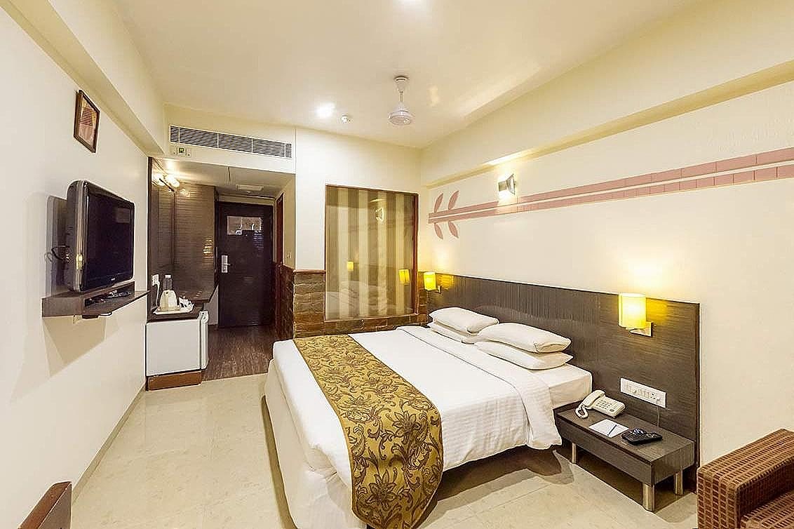 Hotel Silver Cloud, Ahmedabad Deluxe Room 2