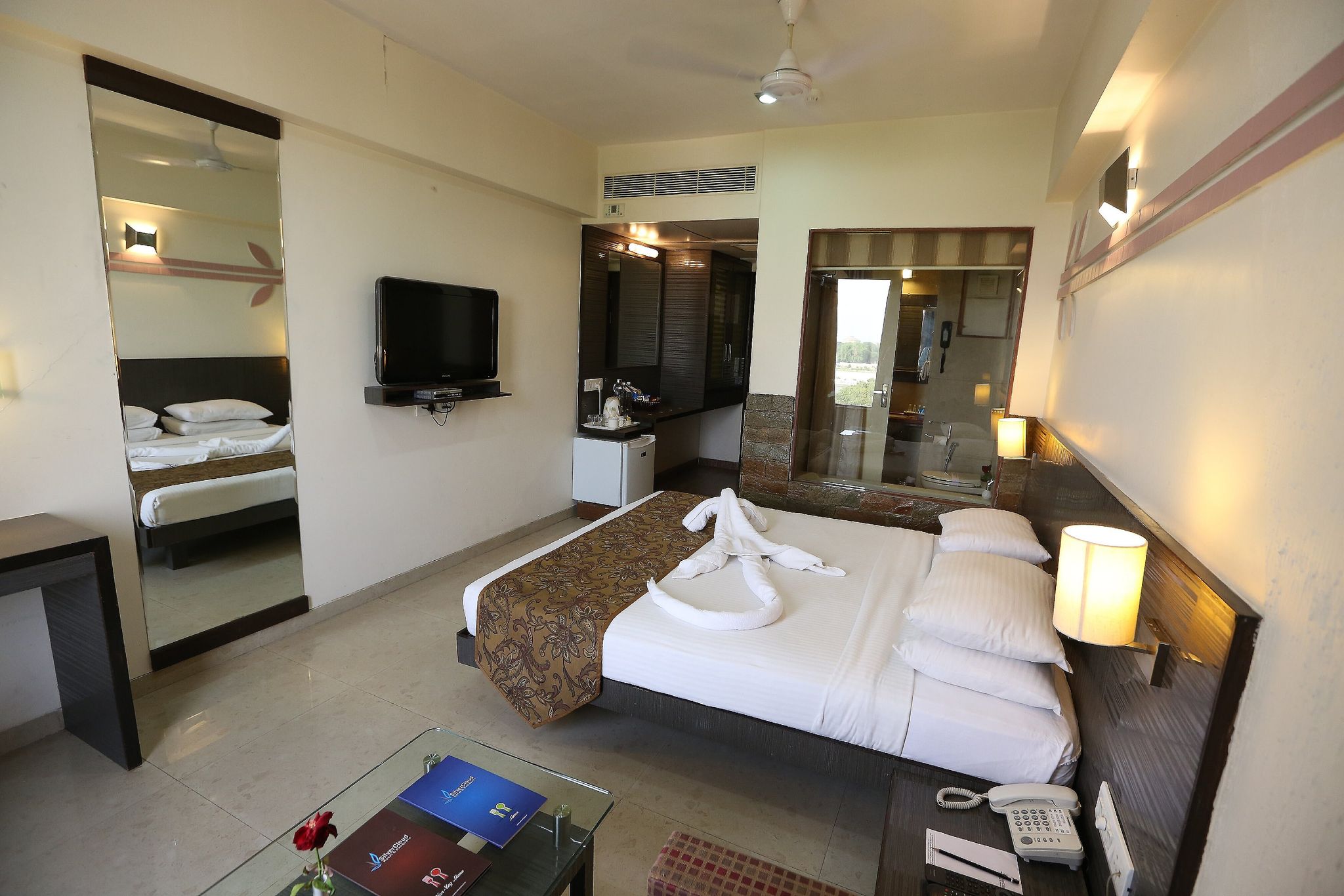 Hotel Silver Cloud, Ahmedabad Deluxe Room 6