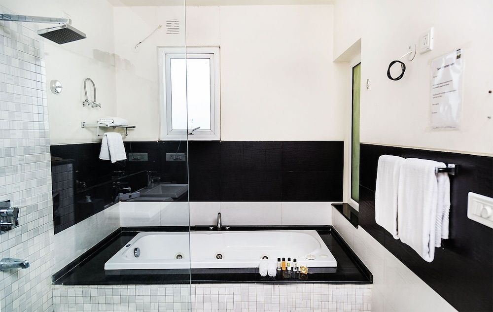 Mantra Amaltas Suite (Free Airport Pick-Up) 6