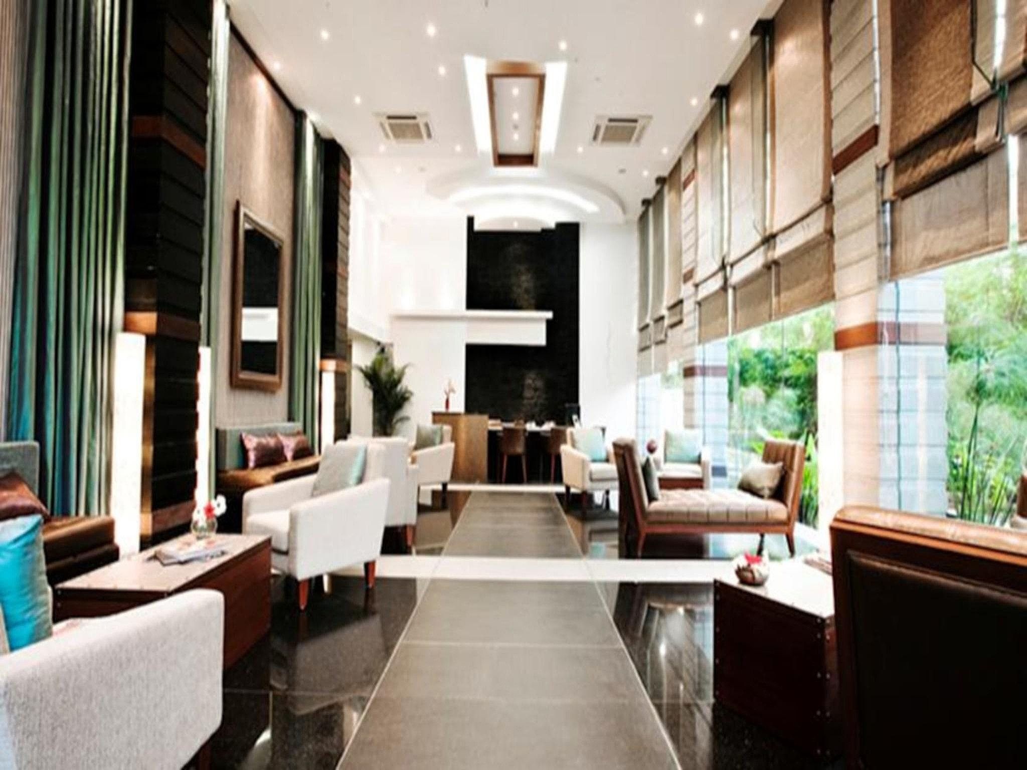 Melange Astris Executive Room 8