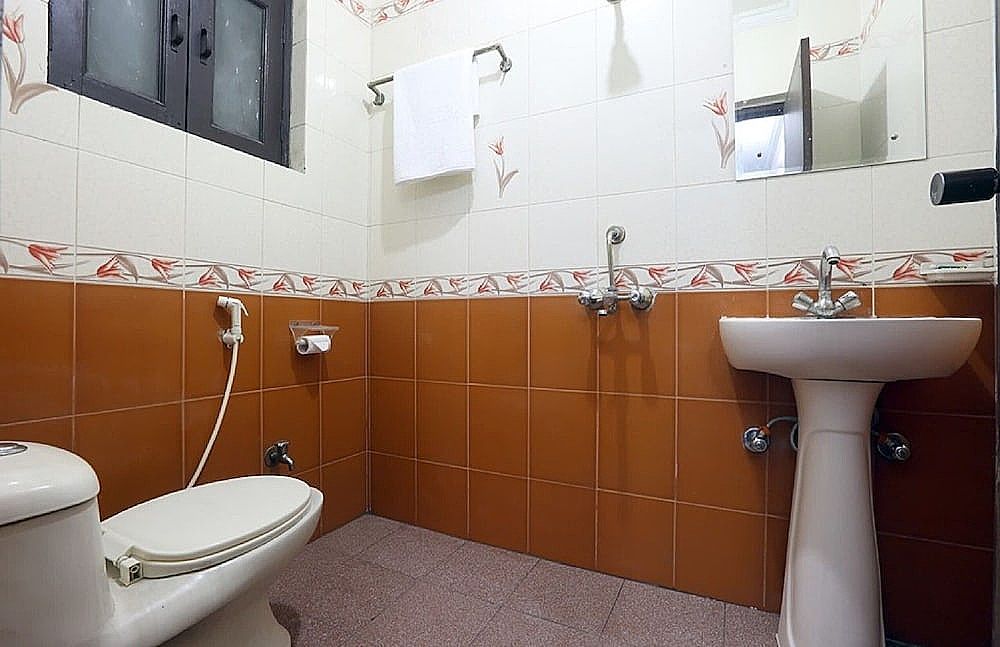 Airport Hotel Mayank Residency Superior Double AC room with free Wi-Fi And 1 Mineral Water Bottle 17
