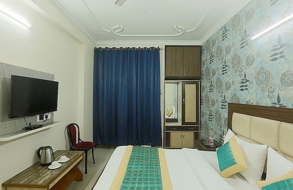 Airport Hotel Mayank Residency Superior Double AC room with free Wi-Fi And 1 Mineral Water Bottle 21