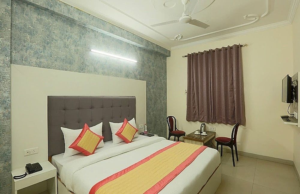 Airport Hotel Mayank Residency Superior Double AC room with free Wi-Fi And 1 Mineral Water Bottle 10