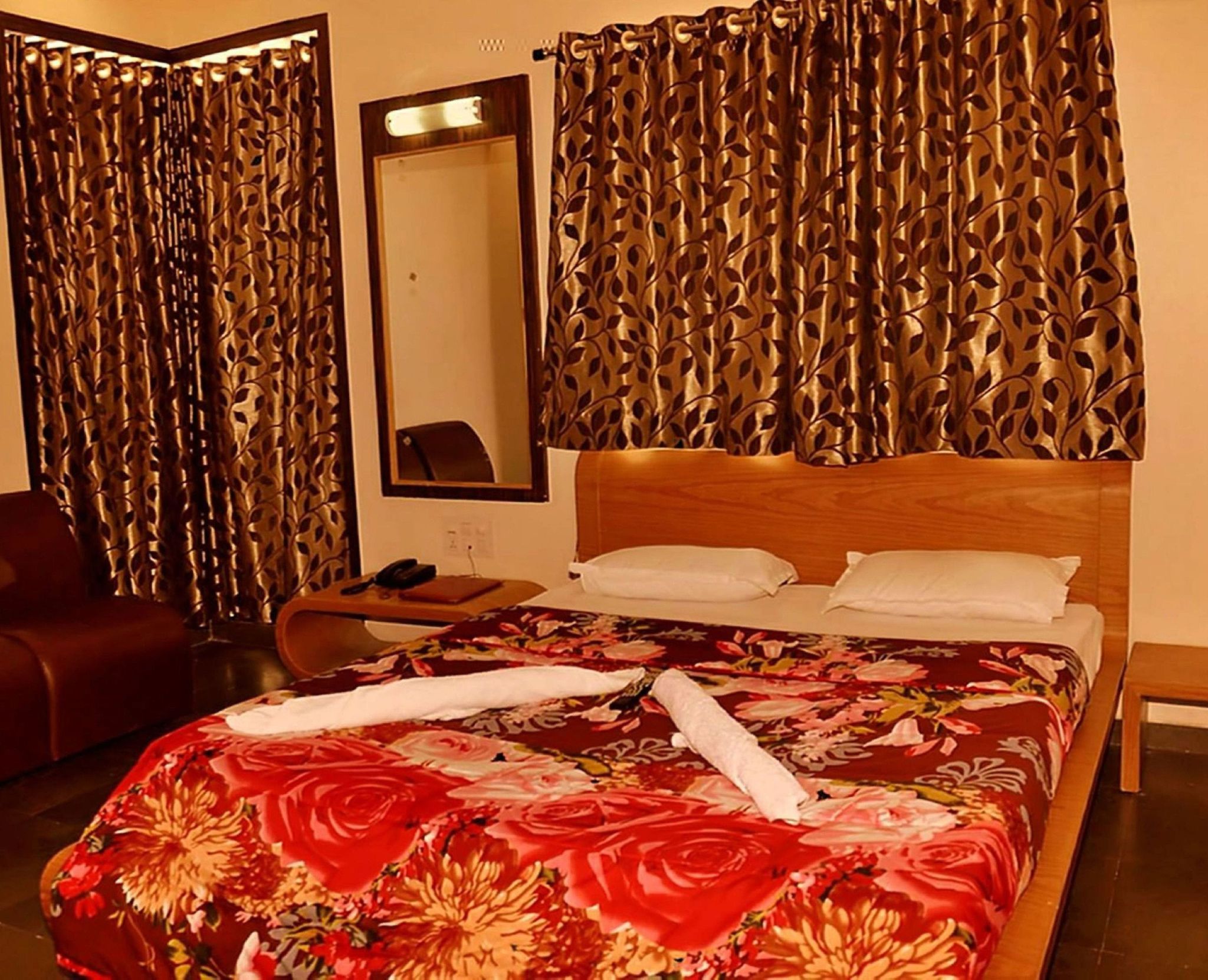 Airport Hotel Mayank Residency Superior Double AC room with free Wi-Fi And 1 Mineral Water Bottle 5