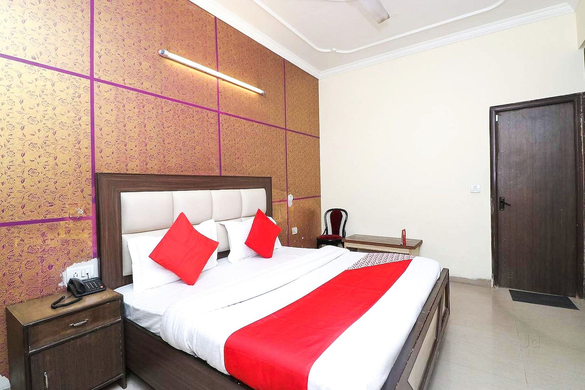 Airport Hotel Mayank Residency Superior Double AC room with free Wi-Fi And 1 Mineral Water Bottle 3