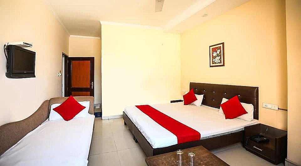 Hotel Sukhman International Deluxe Non Ac Room 15