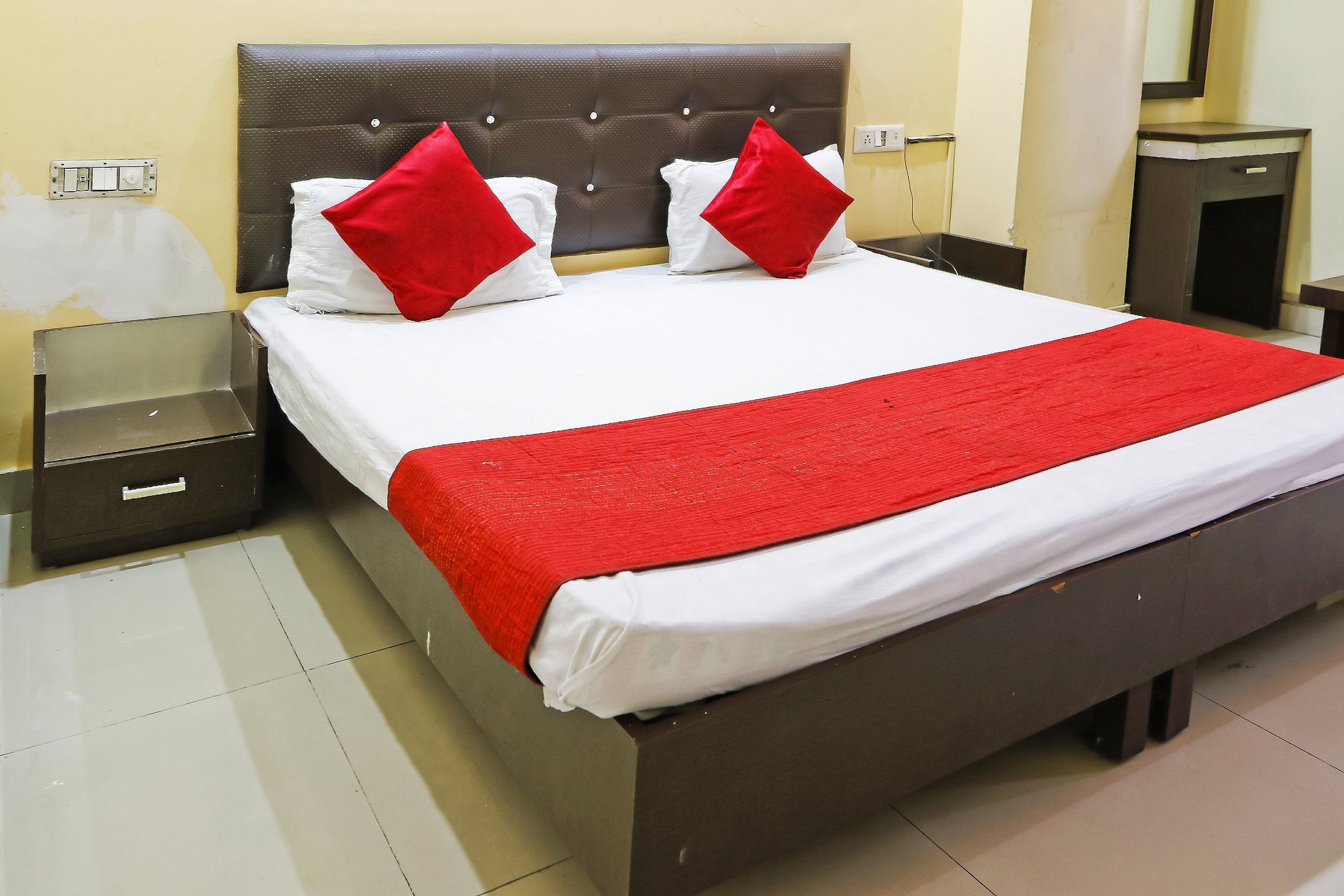 Hotel Sukhman International Deluxe Non Ac Room 3