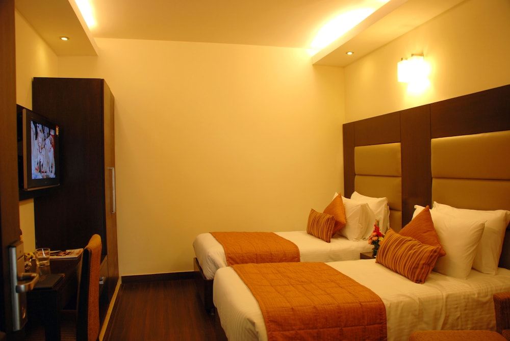 JHT Hotel Deluxe Room 7