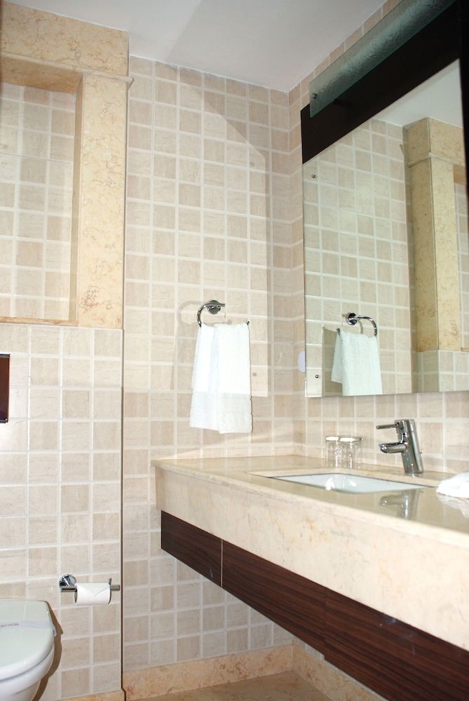 JHT Hotel Deluxe Room 12