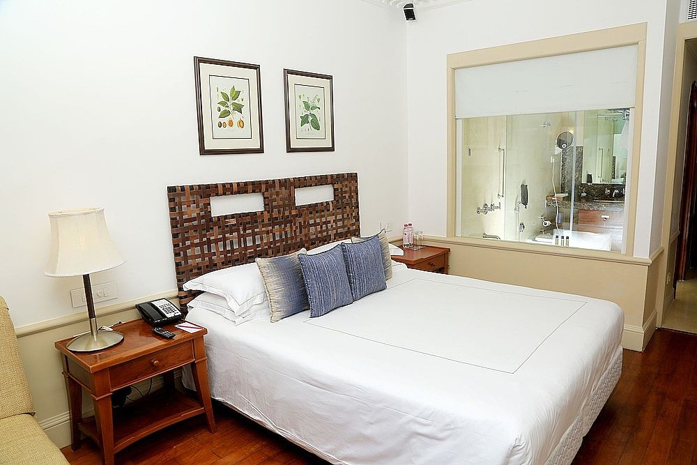 Heritage Room- King Bed 