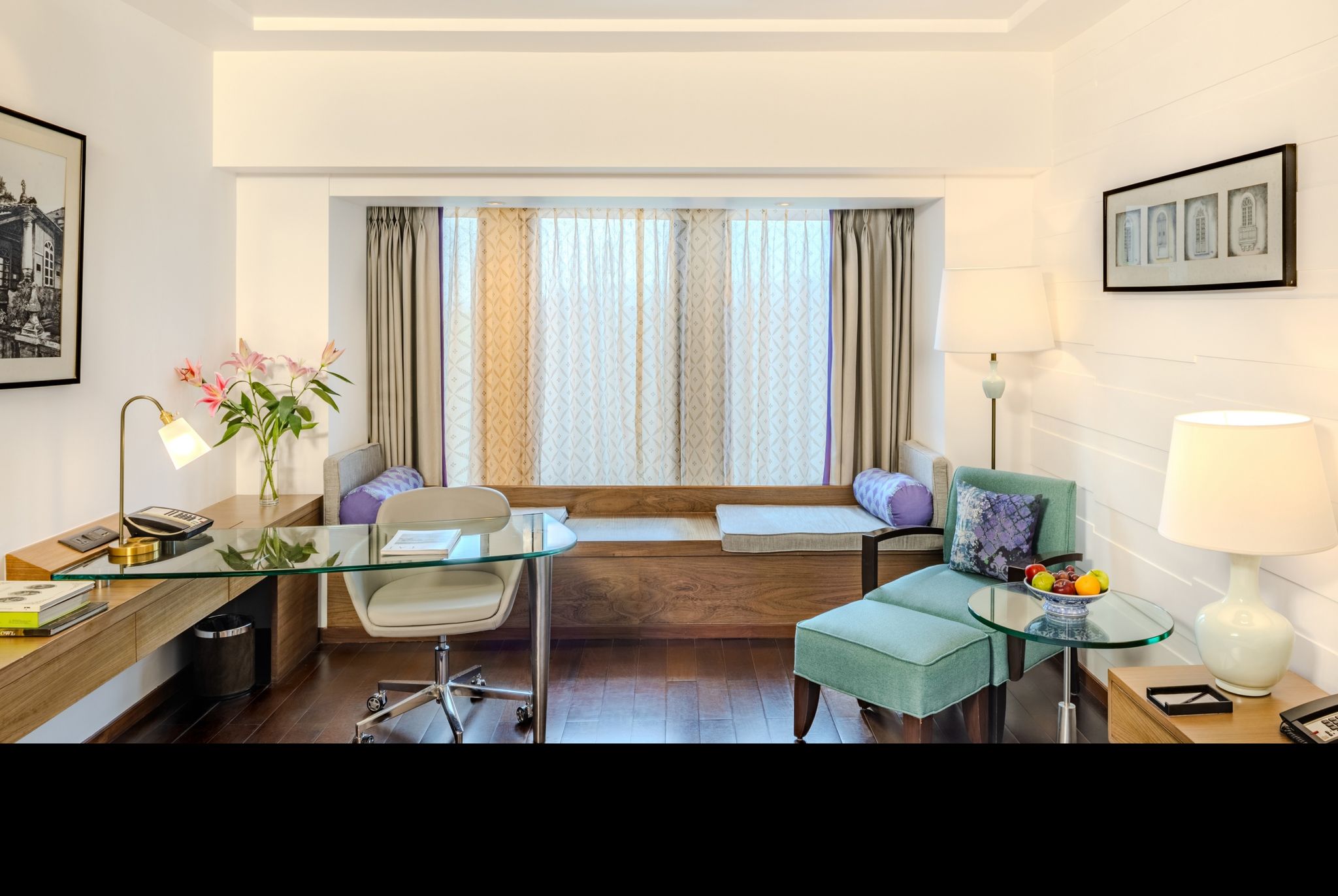 Executive Room with 1 King Bed and City View