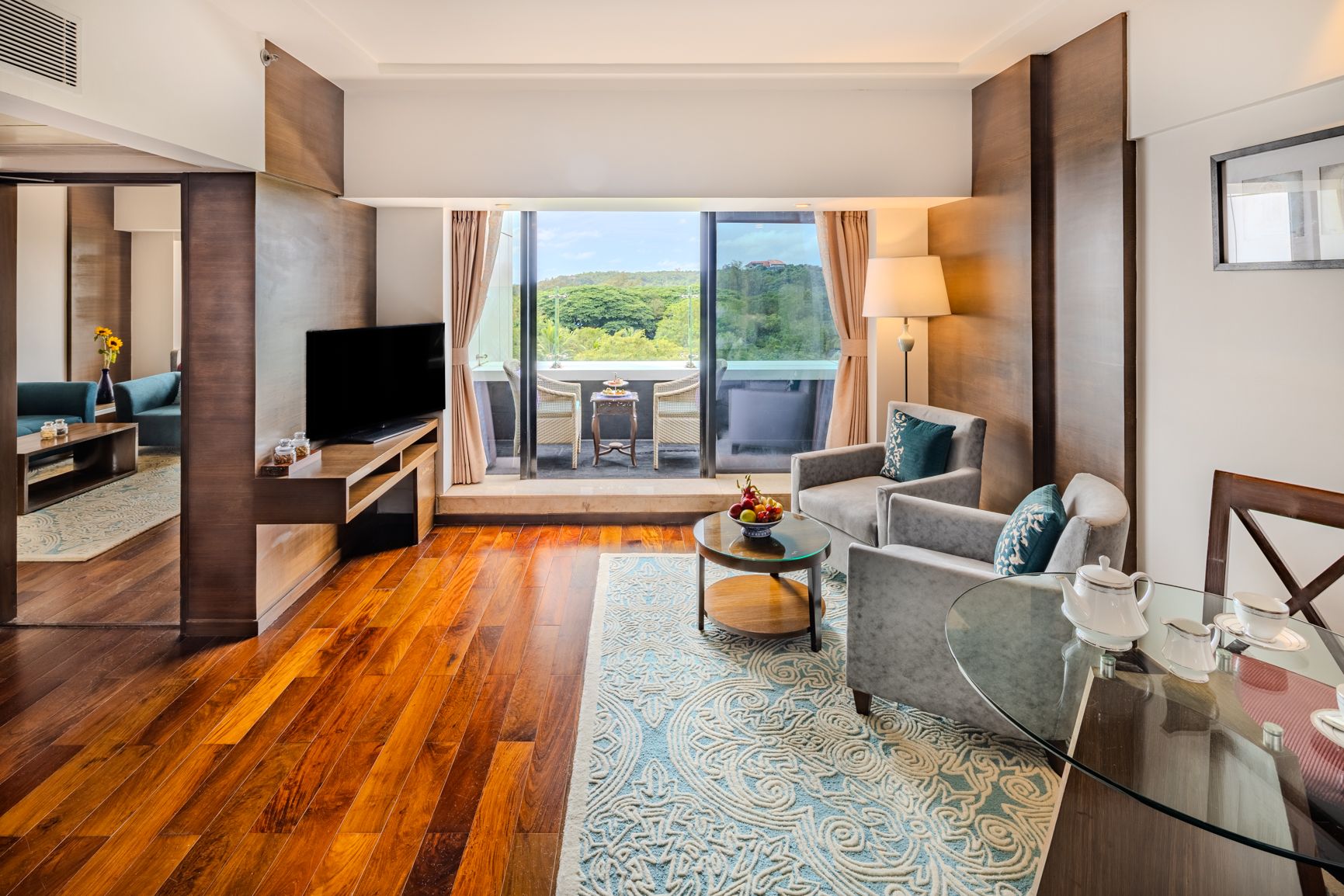 Vivanta Suite City View King Bed