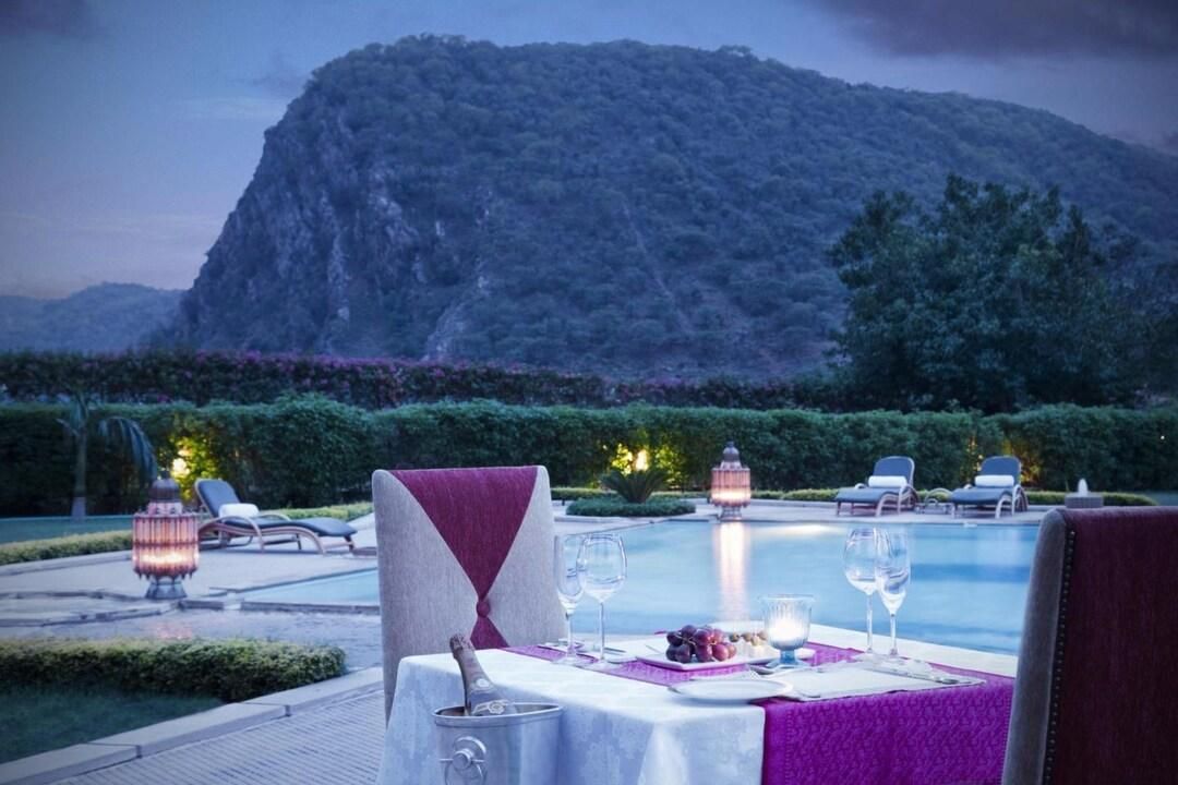 Food & Dining