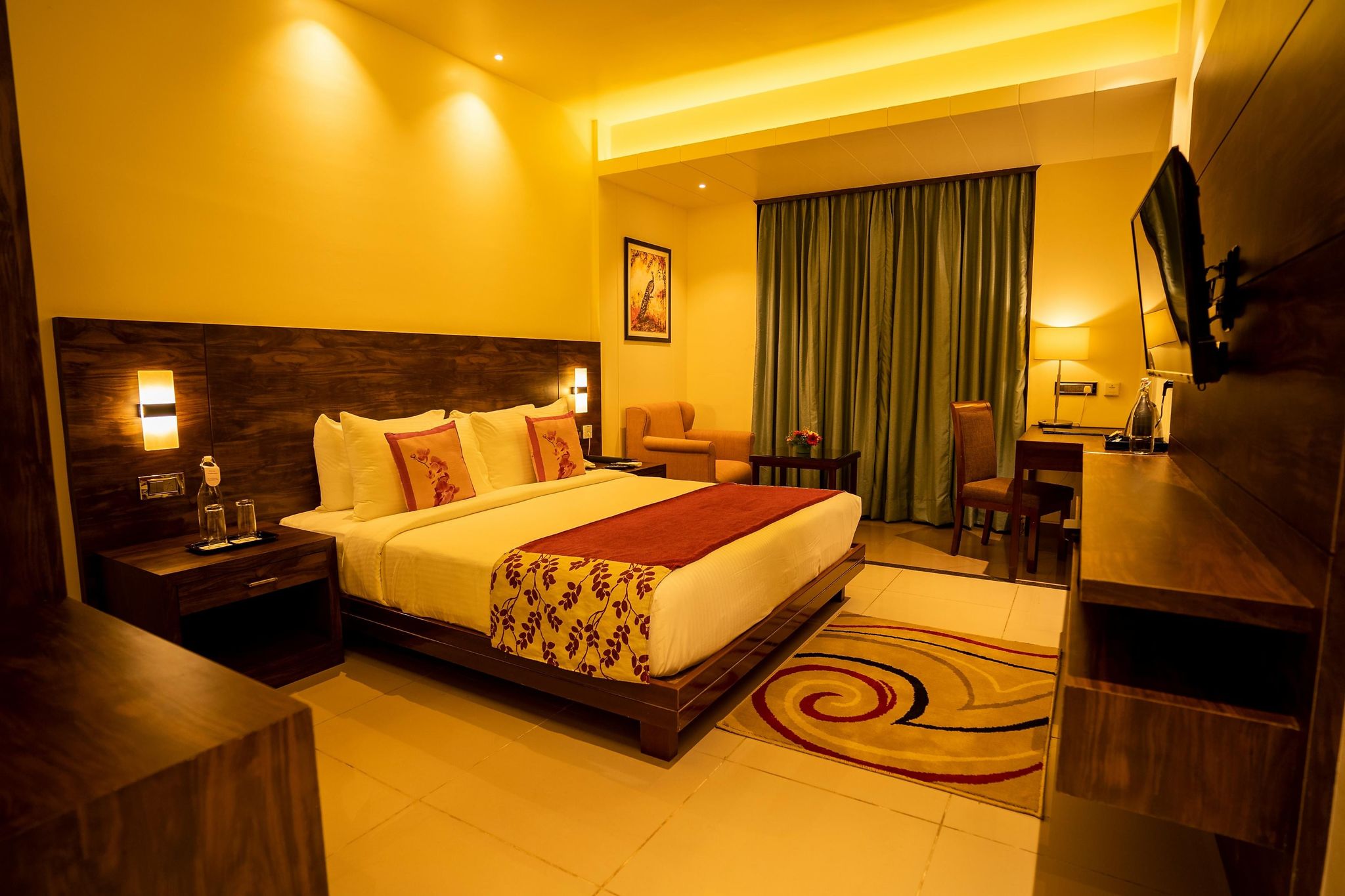 Royal Orchid Central, Shimoga Deluxe Queen Room