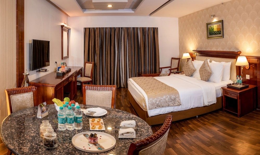Executive Suite (Executive Suite)