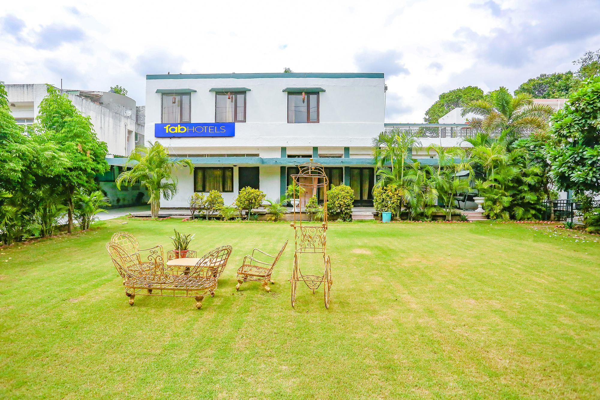 FabHotel Pulse Impulse