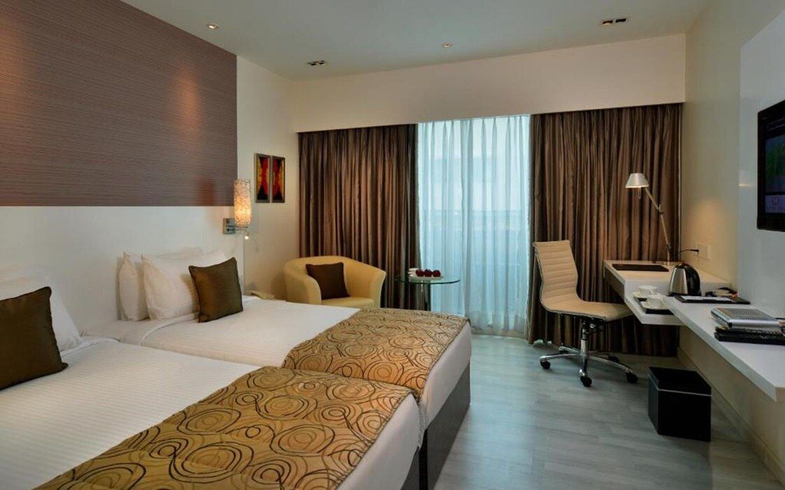Majestic Court Sarovar Portico - A Sarovar Hotel Superior Room - 2 Single beds 5