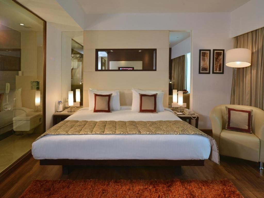 Majestic Court Sarovar Portico - A Sarovar Hotel Superior Room - 2 Single beds 4