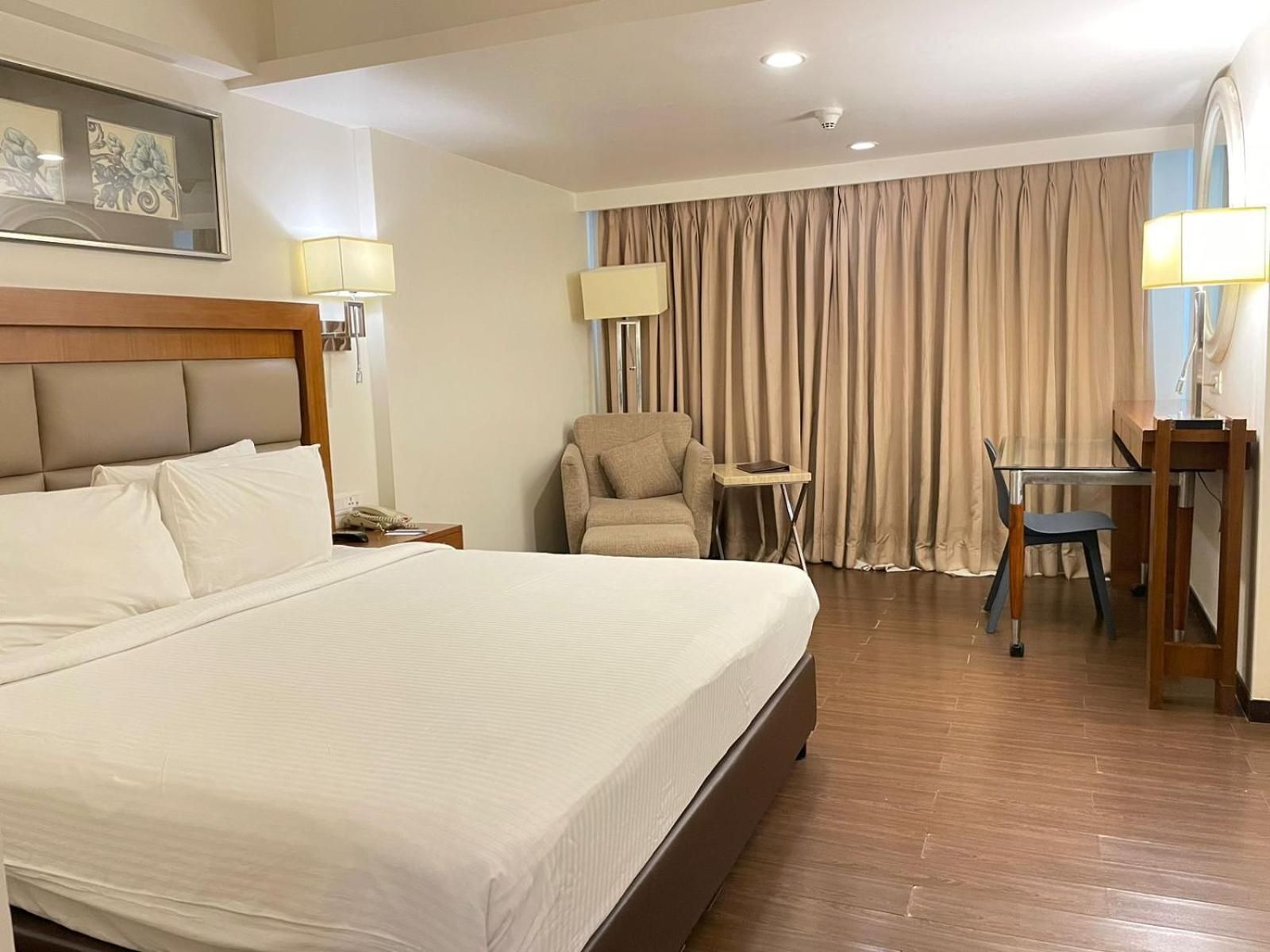 Paradigm Sarovar Portico - A Sarovar Hotel Superior Room - 2 Single Beds 32 51SQM WiFi 4