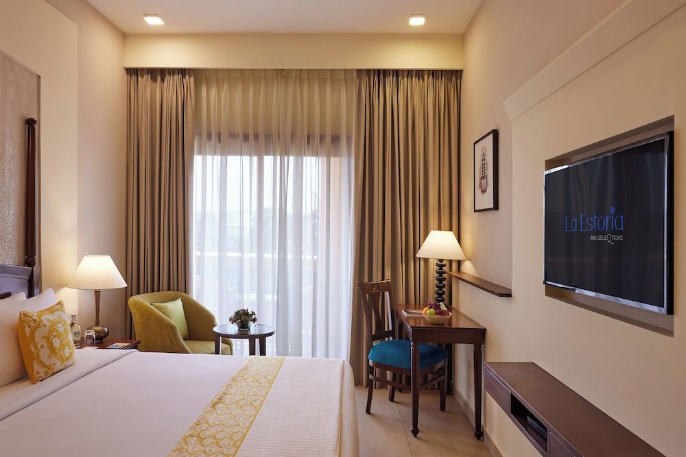 Country inn and Suites by Raddison, Goa Candolim Superior Room, 1 King Bed, Balcony 2