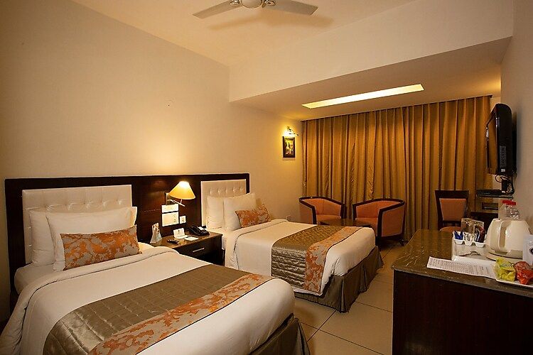 2 Single Beds, Smoking Room, Standard Room, Air-Conditioned, Wi-Fi