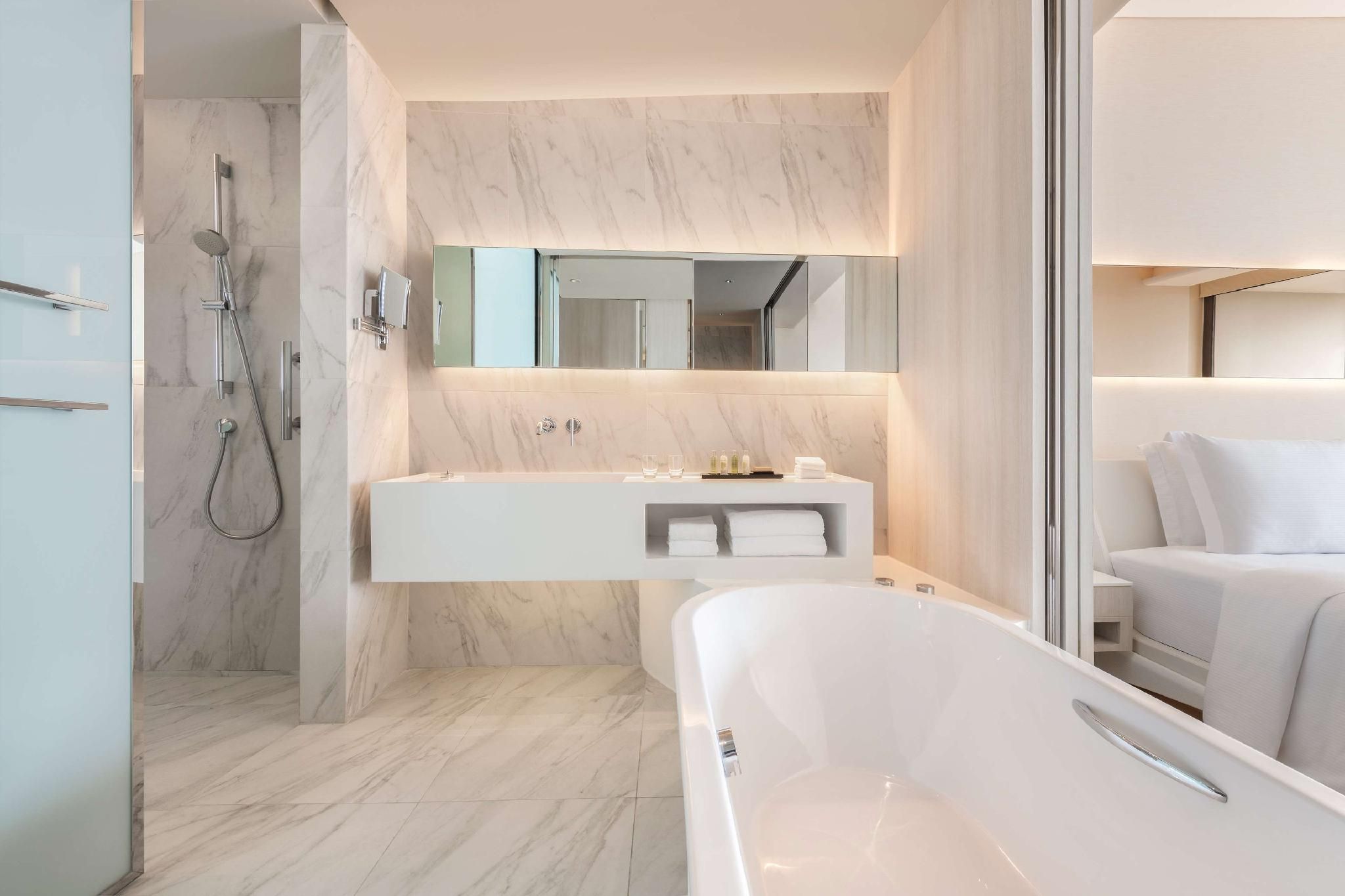 TWIN HILTON EXECUTIVE - OCEAN VIEW