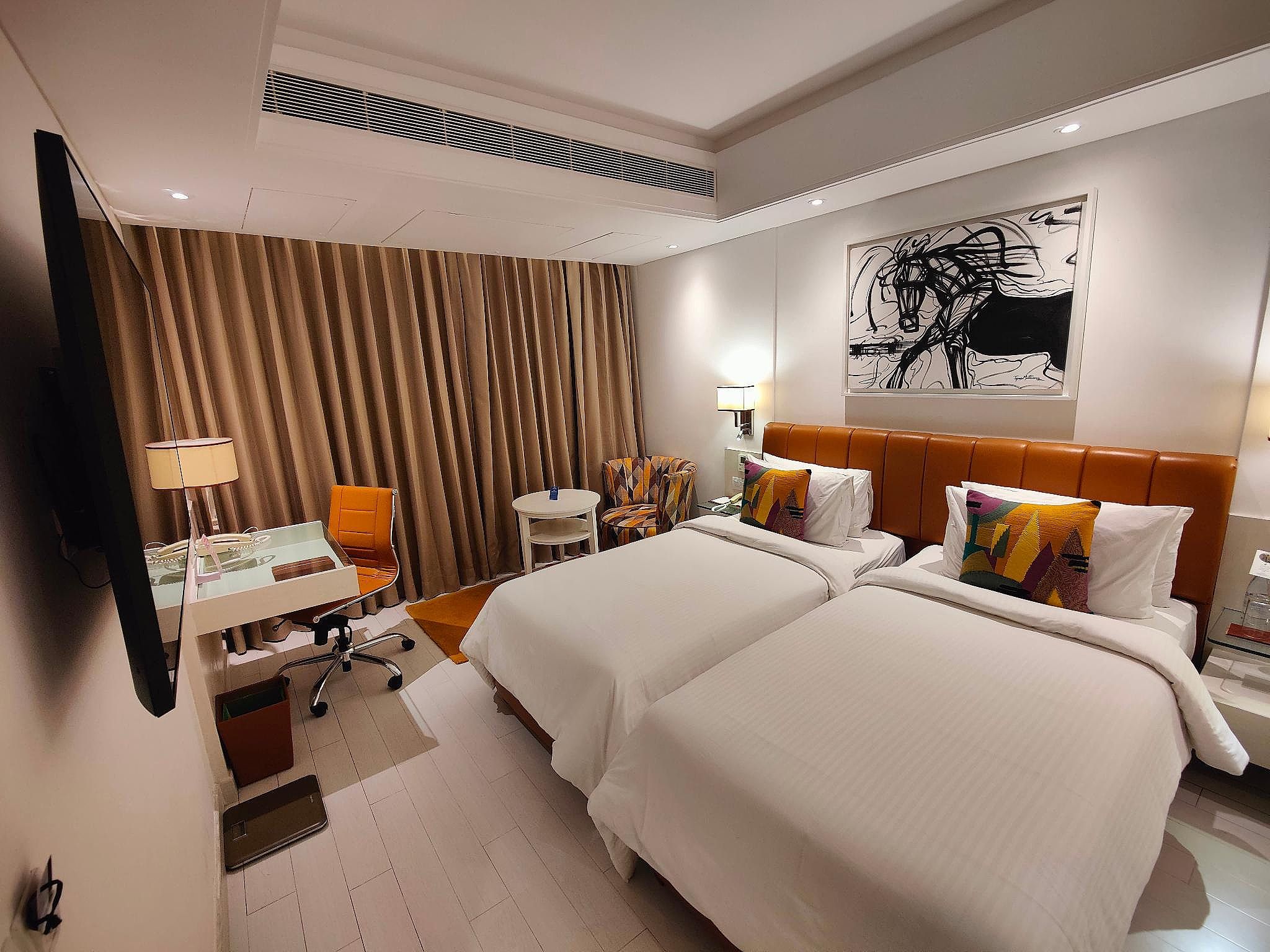 Superior Room - 1 Twin Bed 220SQFT