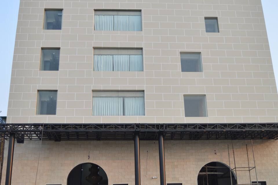 undefined Hotel The Palmdale 9