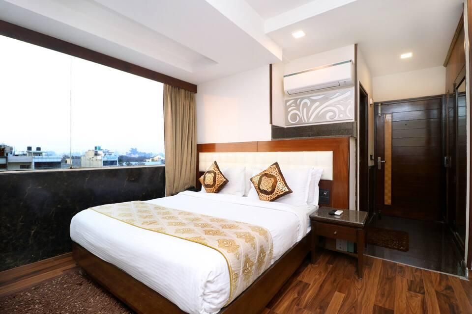 undefined Hotel The Palmdale 5