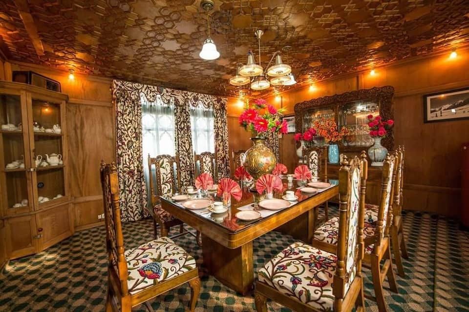 Food & Dining