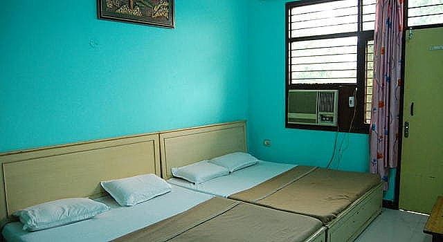 undefined Hotel Viren Plaza 8