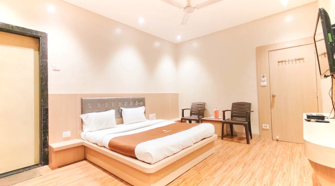 Hotel Yog Palace Deluxe Double Room AC 2