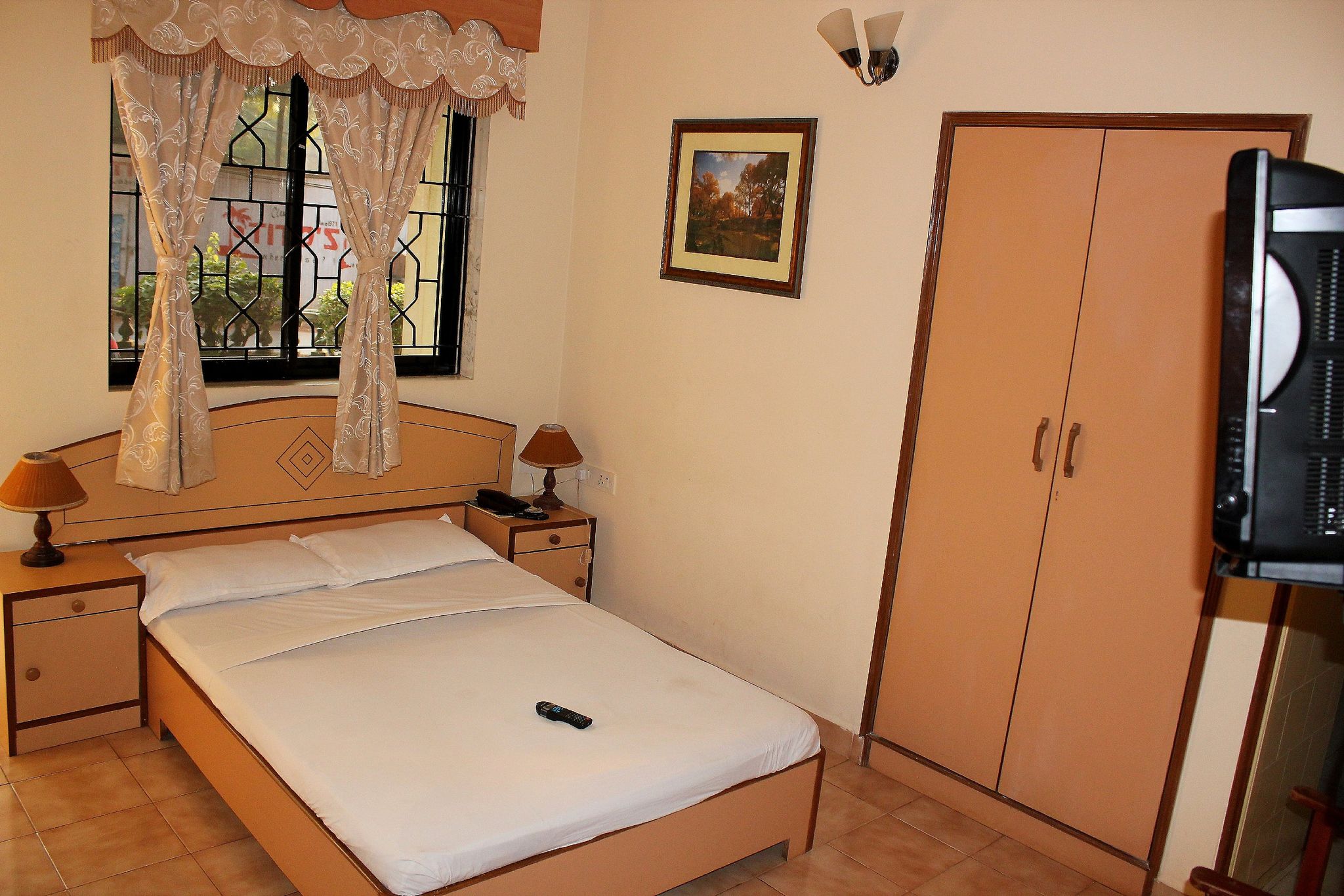 Amigo Plaza NON AC Room 2