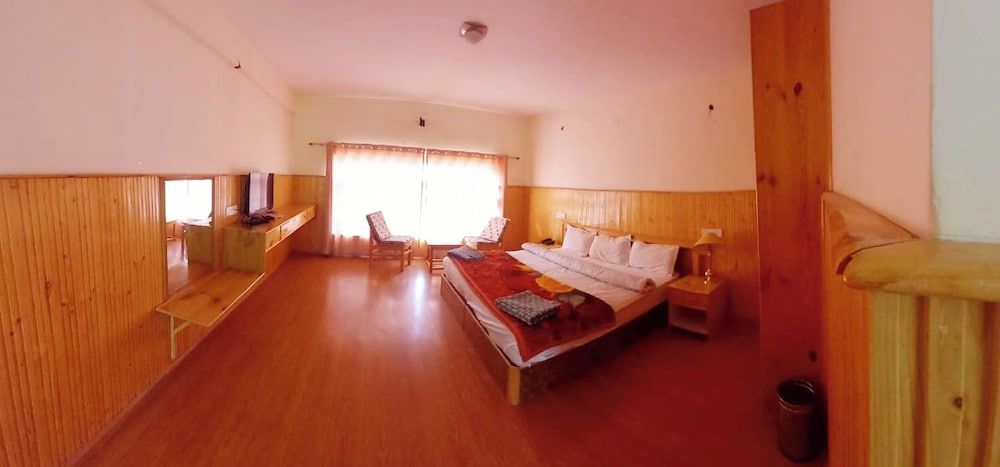 Hotel Abu Palace Deluxe Room 5