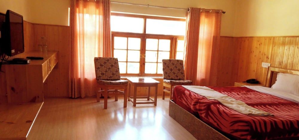 Hotel Abu Palace Deluxe Room 7