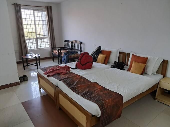 MPT Temple View 6 Bedded Family Room 3