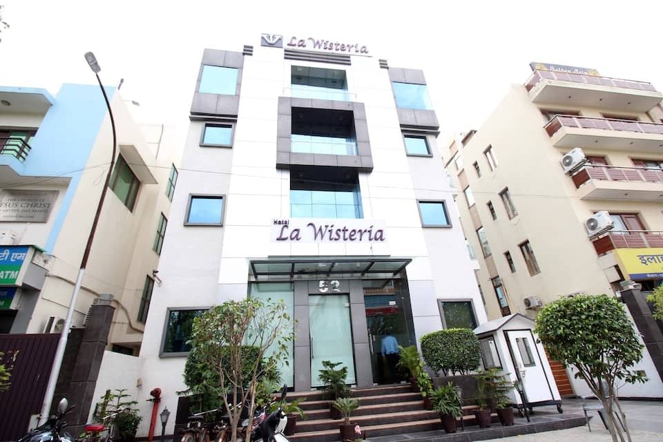 undefined Hotel La Wisteria